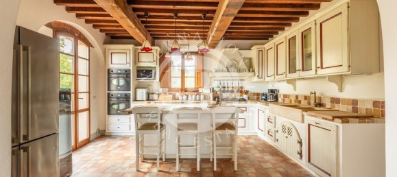 6 bedrooms Villa in Palaia, Italy No. 56870 11