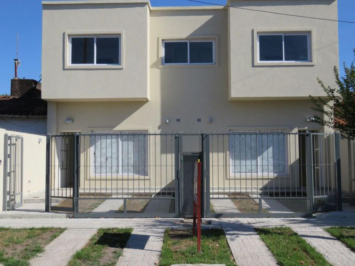 2 bedrooms House in Ituzaingo, Argentina No. 66160