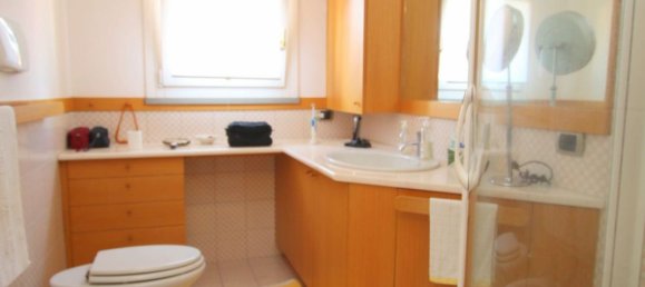 Квартира с 4 комнатами в Бусто Арсицио, Италия № 130154 31