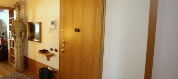 Квартира с 4 комнатами в Бусто Арсицио, Италия № 130154 23