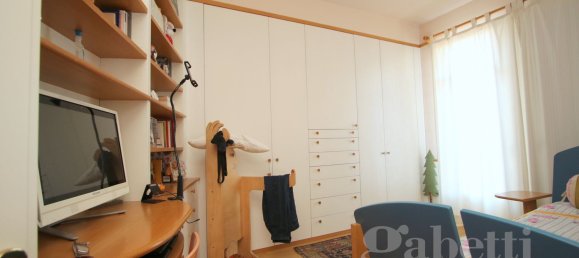 Квартира с 4 комнатами в Бусто Арсицио, Италия № 130154 14