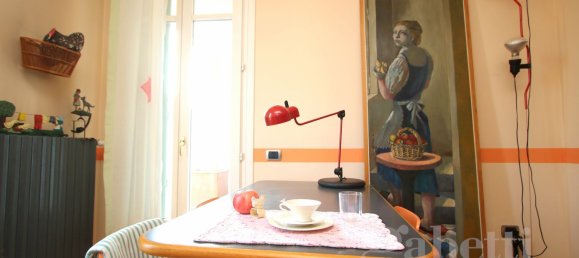 Квартира с 4 комнатами в Бусто Арсицио, Италия № 130154 25