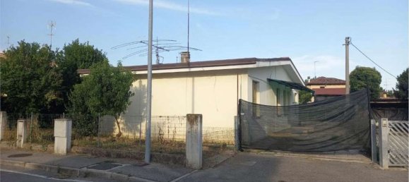 7 rooms House in Salgareda, Italy No. 299746 2