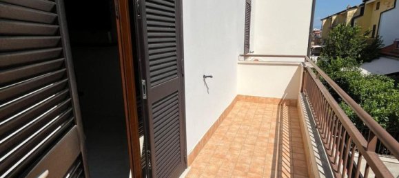 Villa de 6 dormitorios en Villa di Briano, Italy No. 377708 9