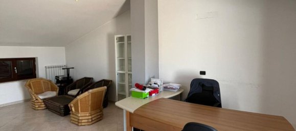 Villa de 6 dormitorios en Villa di Briano, Italy No. 377708 15