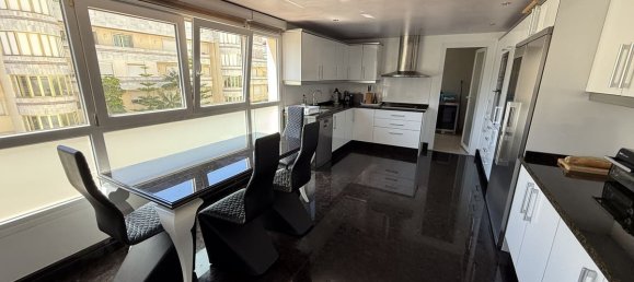 Apartamento de 4 dormitorios en Marbella, Spain No. 46477 6