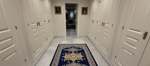 Apartamento de 4 dormitorios en Marbella, Spain No. 46477 10