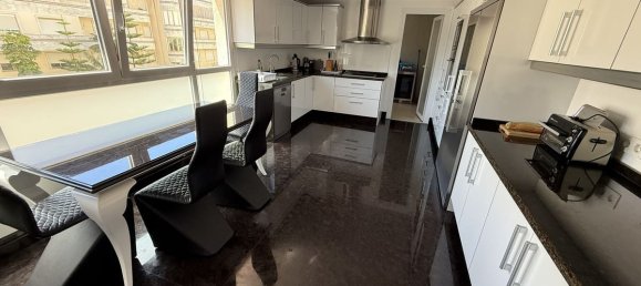 Apartamento de 4 dormitorios en Marbella, Spain No. 46477 7