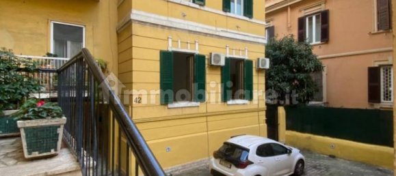 2 bedrooms Apartment in Rome, Italy No. 262517 3