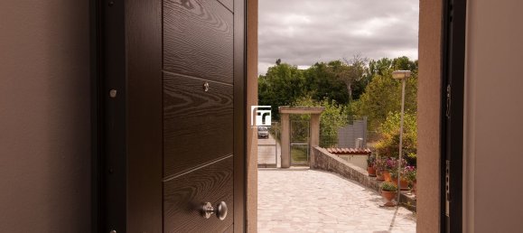 5 rooms Apartment in Campobasso, Italy No. 230153 44